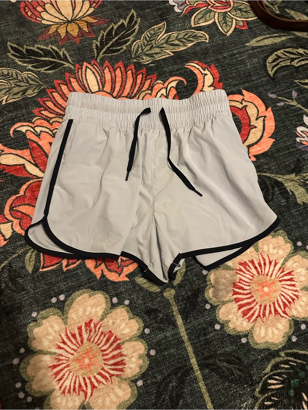 🖤 Athleta Light Gray Running Shorts Size XS Lined Athletic